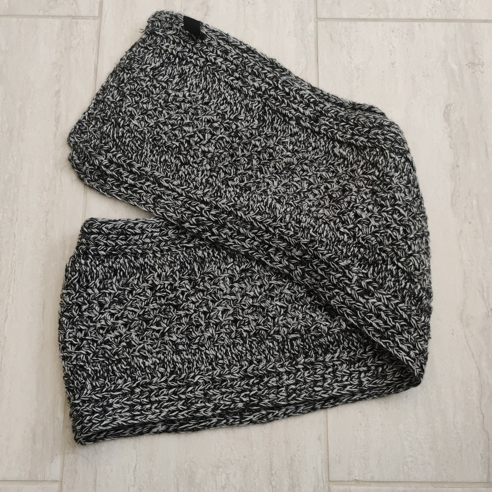 Ann Taylor Infinity Scarf Cowl Womens Black White Gray Marled Chunky Knit Wrap